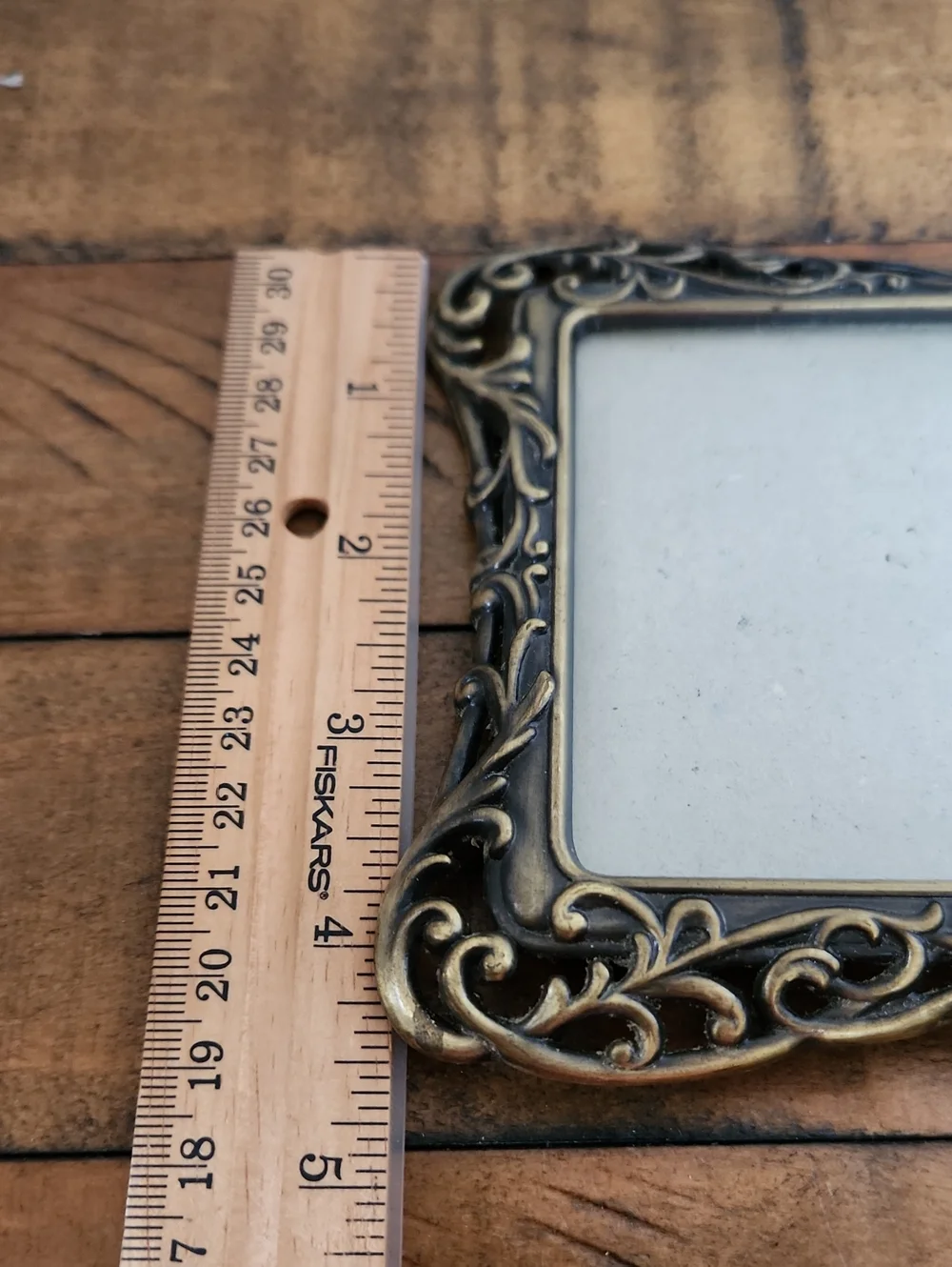 Vintage Ornate Gold-tone Heavy Metal Picture Frame -